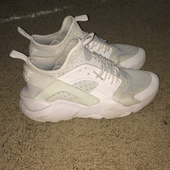 nike huarache dirty white